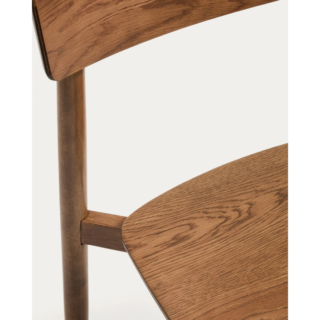 Stuhl Evera aus Eichenfurnier mit Naturfarbenem oder Nussbaumfinish von Kave Home – Bild 8