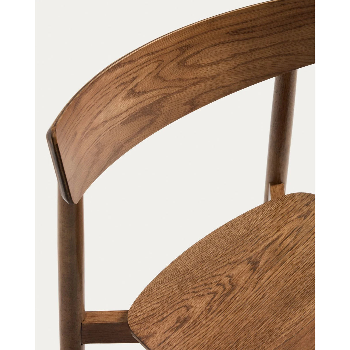 Stuhl Evera aus Eichenfurnier mit Naturfarbenem oder Nussbaumfinish von Kave Home – Bild 9