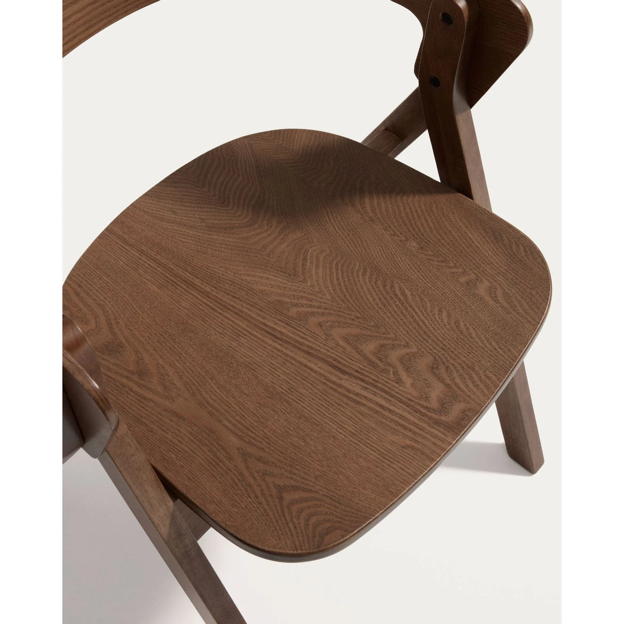 Stuhl Godia aus Eichenfurnier mit Nussbaumfinish oder in Naturfarben von Kave Home – Bild 9