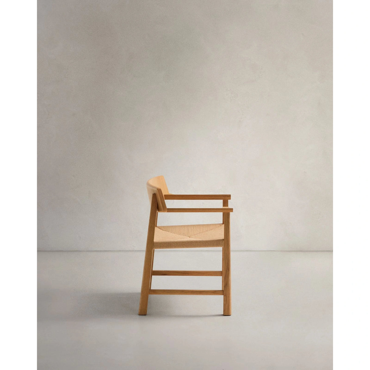 Stuhl Idun aus massivem FSC Mix Credit Eichenholz mit Finish in natürlichem Farbton und Sitzfläche aus Seil von Kave Home – Bild 7