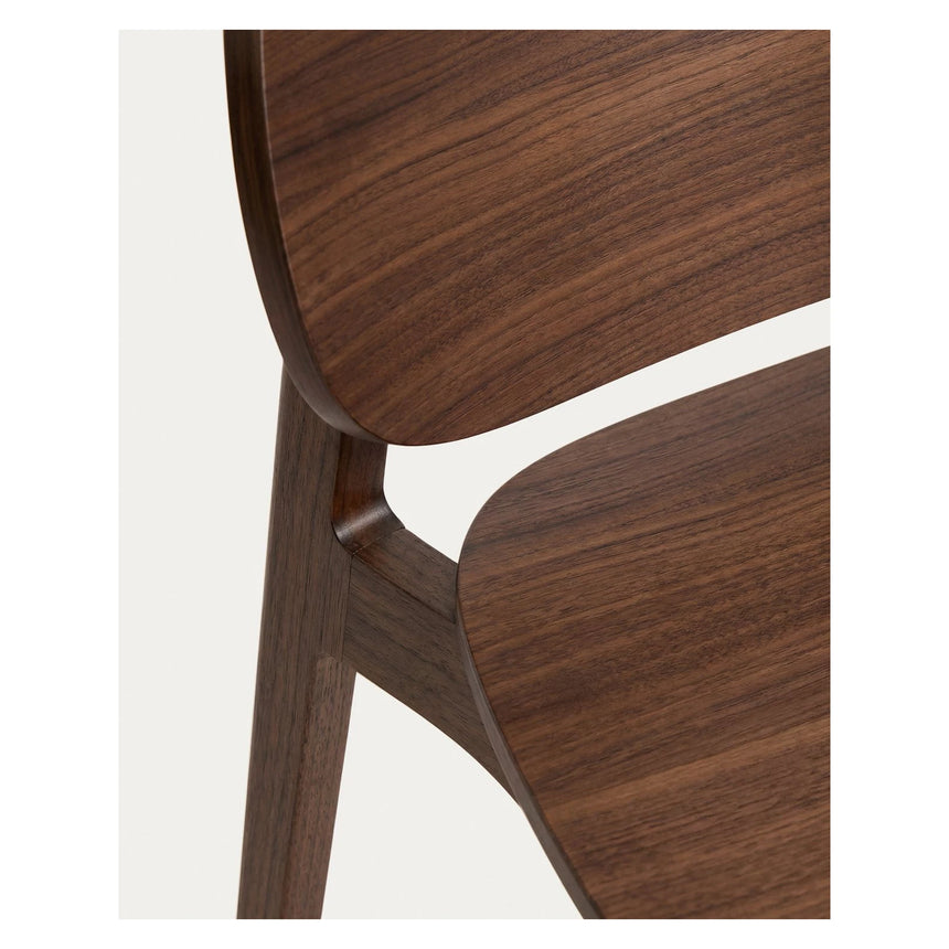 Stuhl Ludara aus Eichenfurnier mit Nussbaumfinish oder Naturfinish von Kave Home – Bild 10