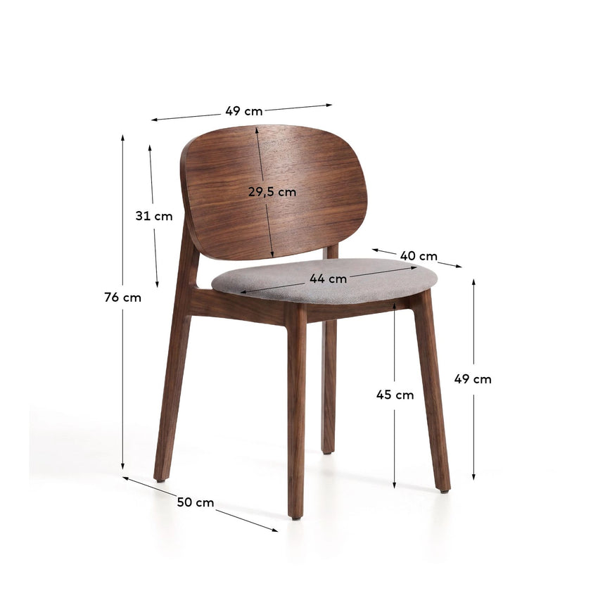 Stuhl Ludara aus Eichenfurnier mit Nussbaumfinish oder Naturfinish und Chenille von Kave Home – Bild 3