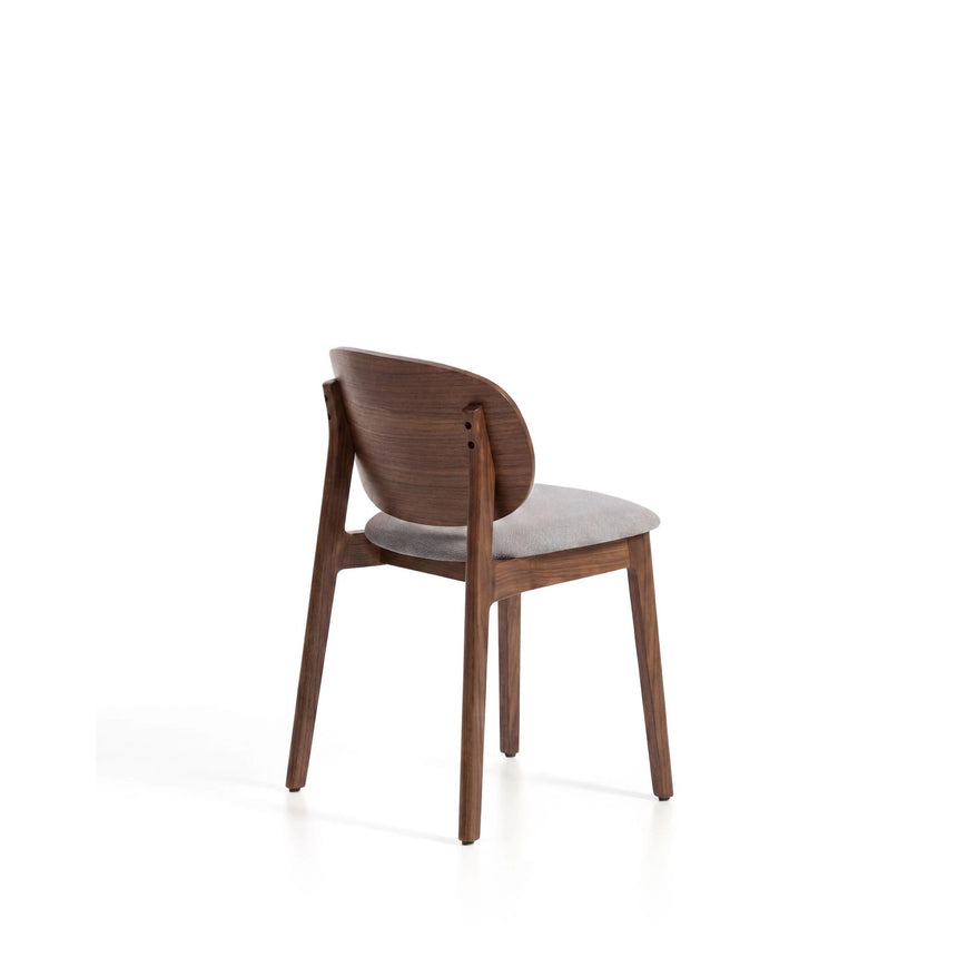 Stuhl Ludara aus Eichenfurnier mit Nussbaumfinish oder Naturfinish und Chenille von Kave Home – Bild 5