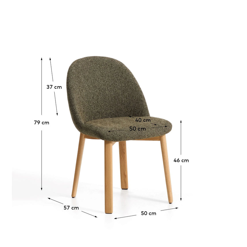 Stuhl Meila flammhemmend mit grüner Chenille und Beinen aus massivem Eschenholz mit naturfarbenem Finish von Kave Home – Bild 2