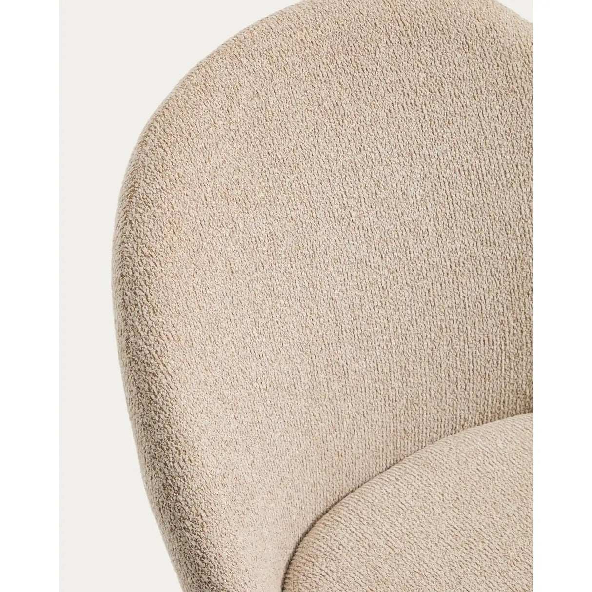 Stuhl Meila mit beiger Chenille und Beinen aus massivem Eschenholz mit Nussbaumfinish von Kave Home – Bild 10