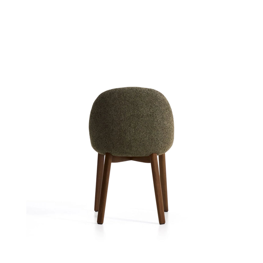Stuhl Meila mit grüner Chenille und Beinen aus massivem Eschenholz mit Nussbaumfinish von Kave Home – Bild 8