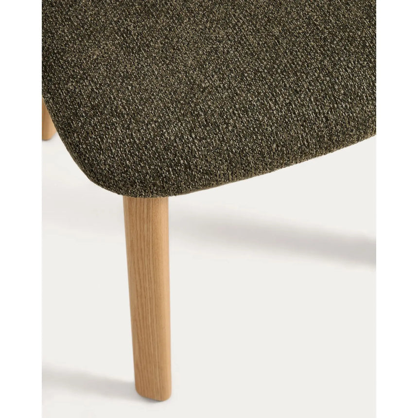 Stuhl Meila mit grüner Chenille und Beinen aus massivem Eschenholz mit naturfarbenem Finish von Kave Home – Bild 8
