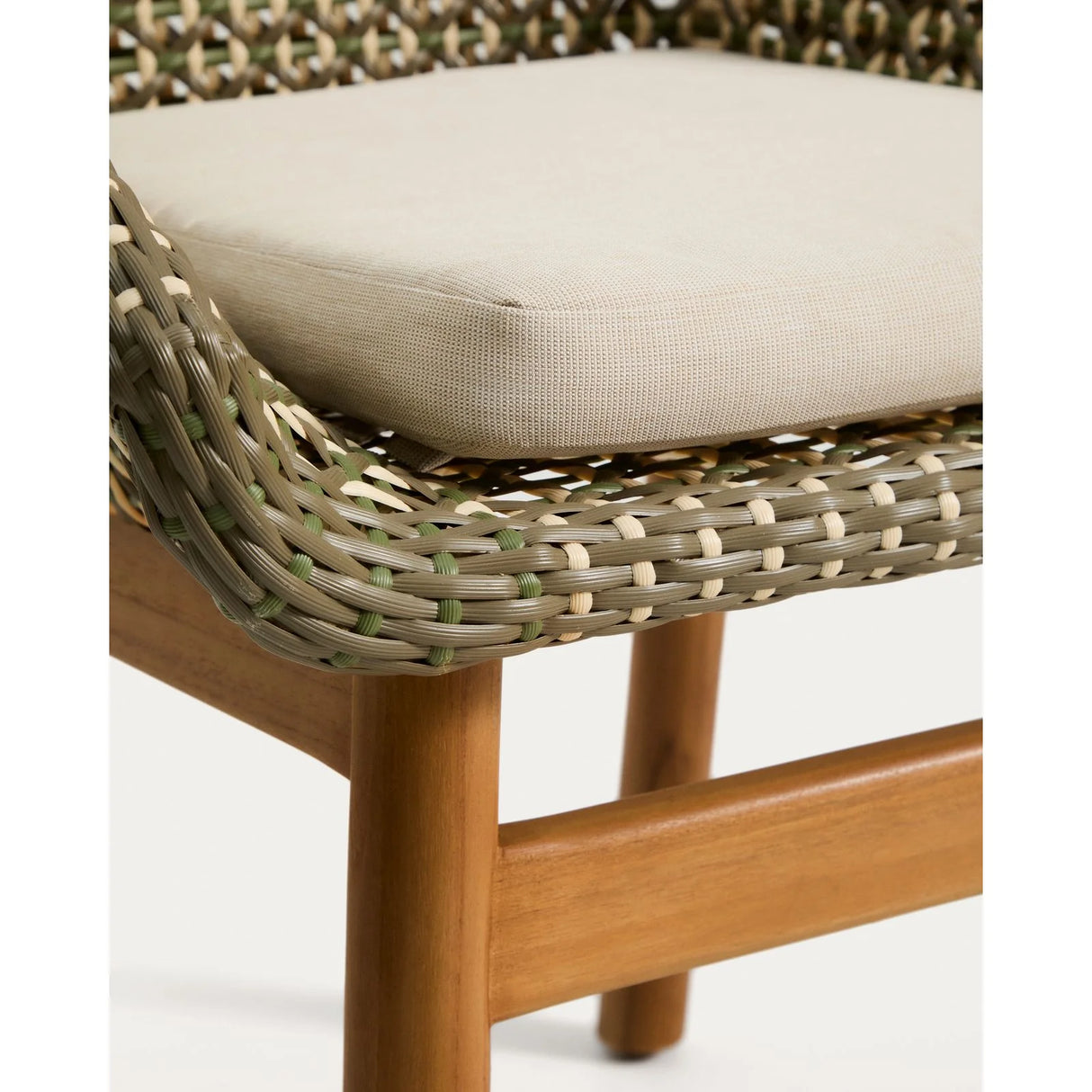 Stuhl Olbia aus synthetischem Rattan und massivem Teakholz FSC 100 % von Kave Home – Bild 11