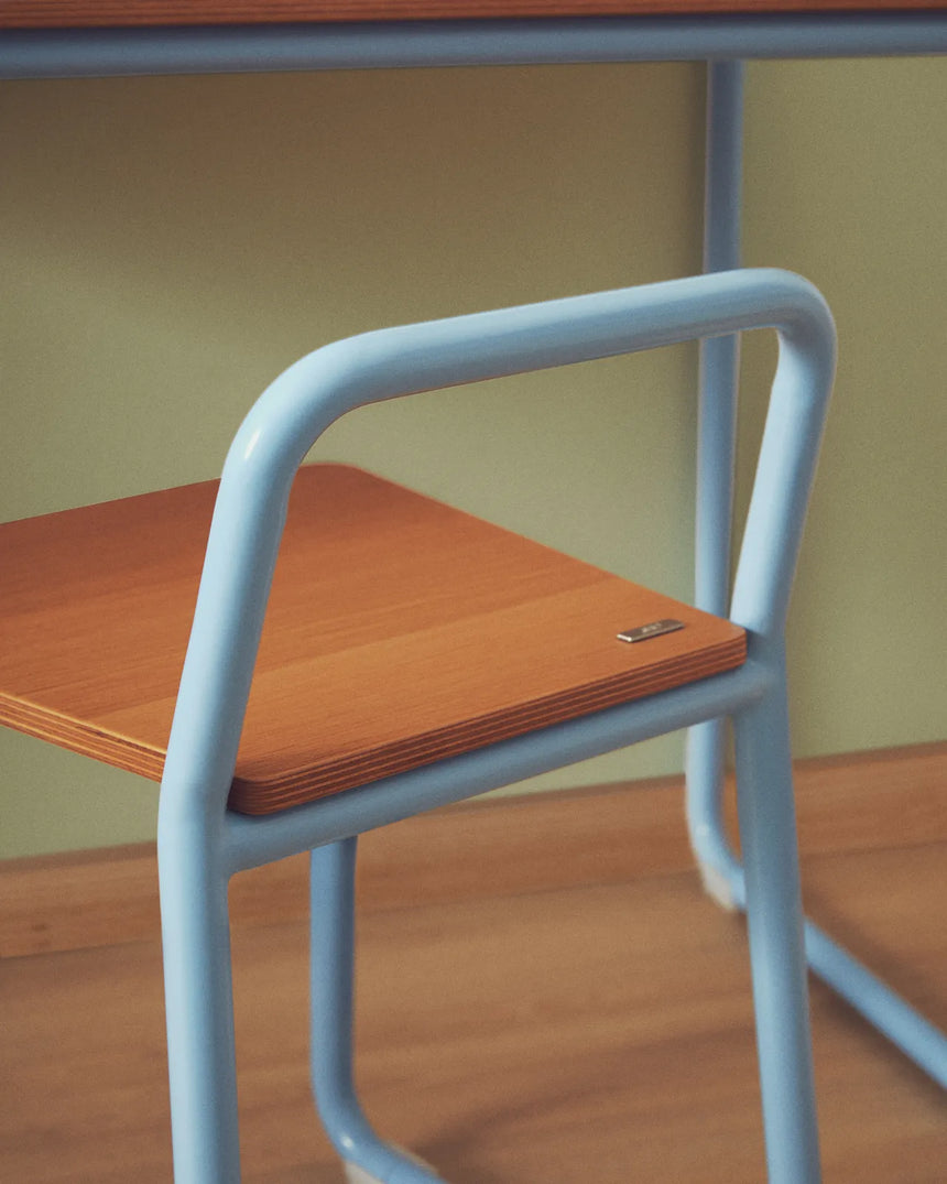 Stuhl Tinn aus Eschenfurnier und blauem Metallgestell. von Kave Home – Bild 2