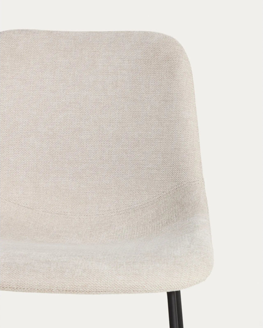 Stuhl Zahara mit beiger Chenille und Stahlbeinen mit schwarzem Finish, FSC 100 % von Kave Home – Bild 7