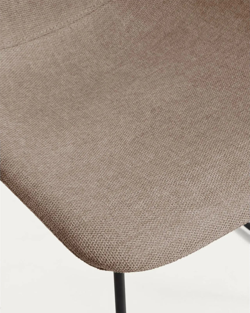 Stuhl Zahara mit brauner Chenille und Stahlbeinen mit schwarzem Finish, FSC 100 % von Kave Home – Bild 10