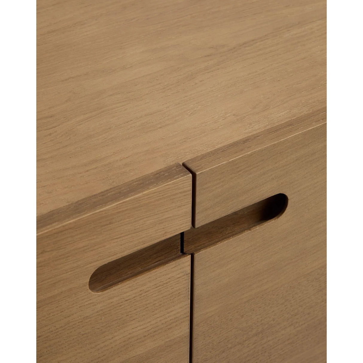 TV-Möbel Arelida aus Furnier sowie Massivholz aus Eiche mit hellbraunem Finish 200 x 44 cm von Kave Home – Bild 10