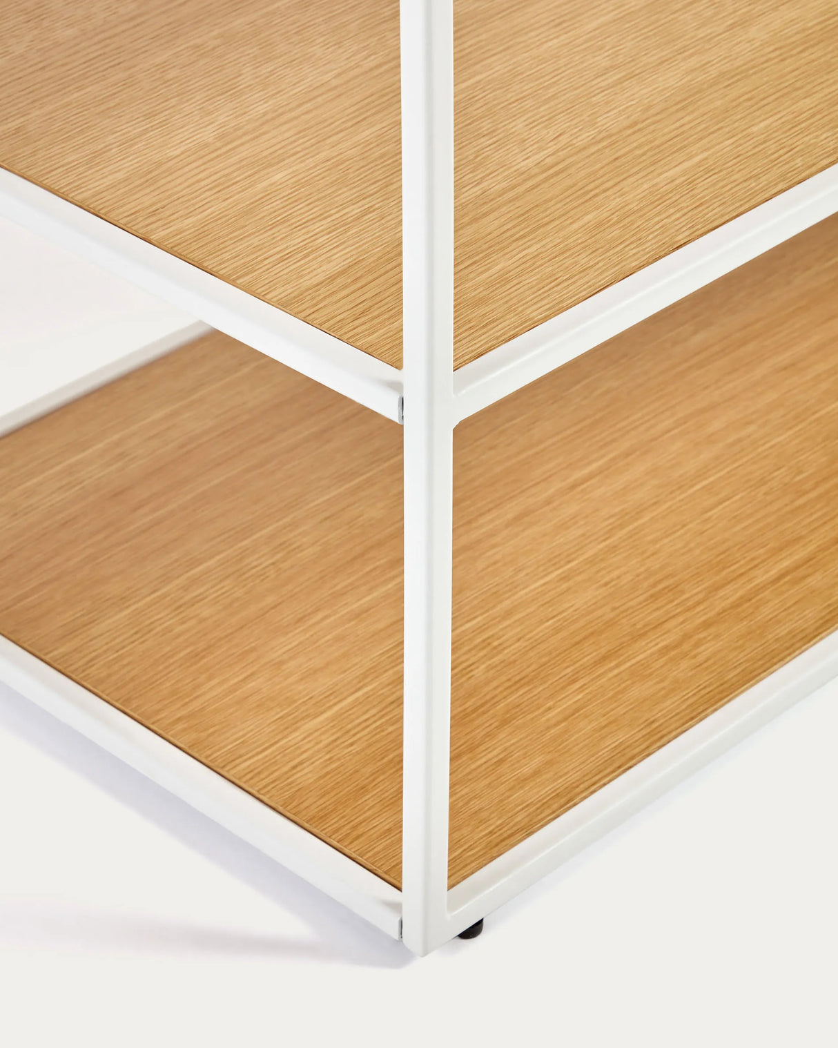 TV-Möbel Yoana aus Eichenfurnier und Metallgestell weiß 160 x 40 cm von Kave Home – Produktbild 3