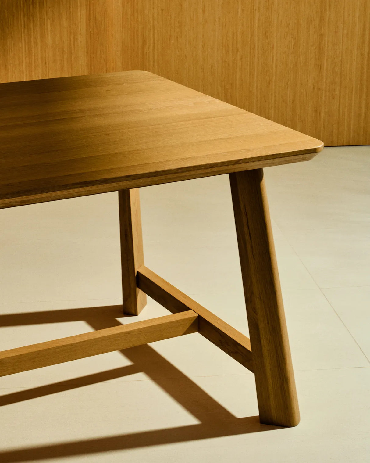 Tisch Idun aus furniertem und massivem Eichenholz mit Finish in natürlichem Farbton FSC Mix Credit 220 x 100 cm von Kave Home – Bild 3