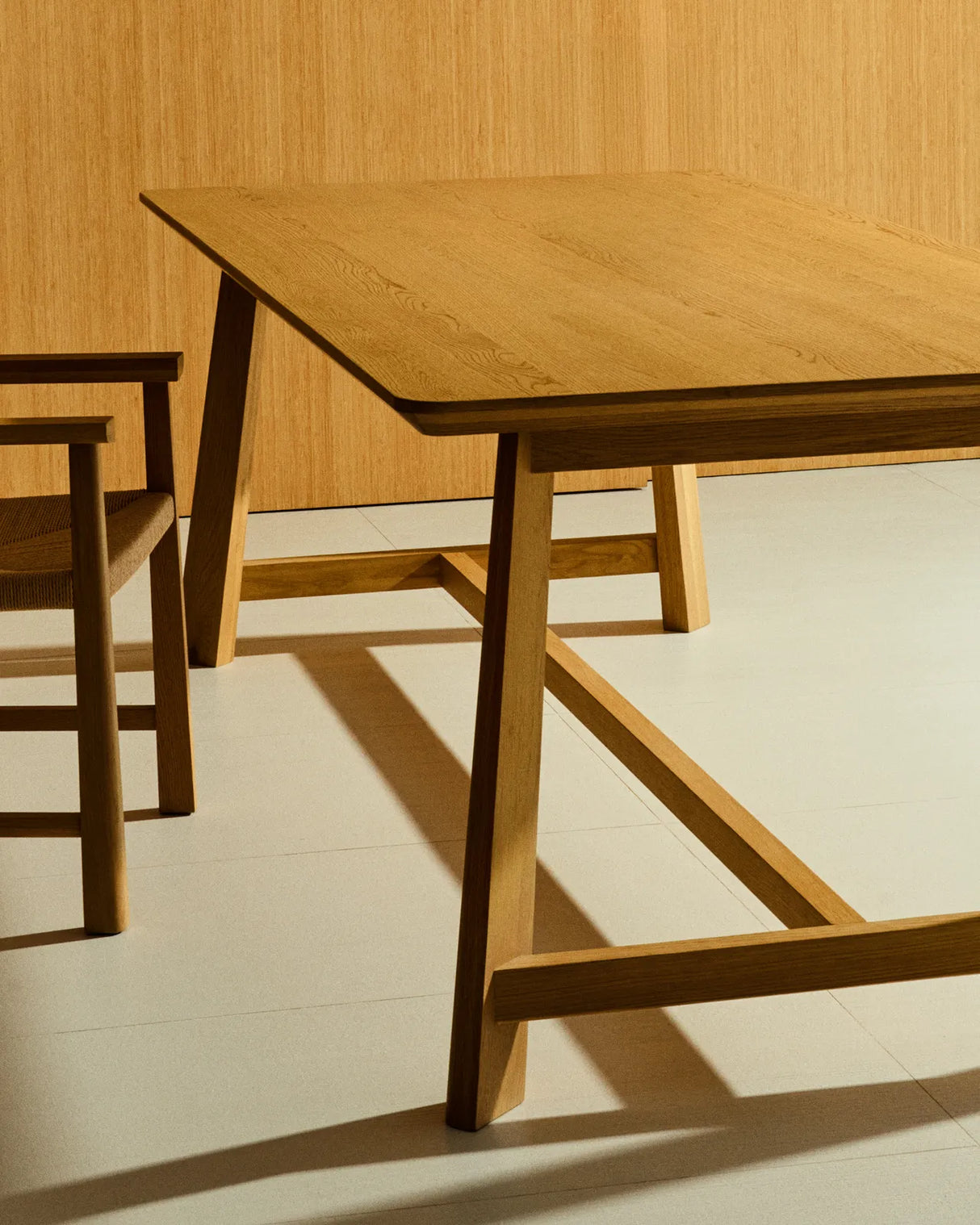 Tisch Idun aus furniertem und massivem Eichenholz mit Finish in natürlichem Farbton FSC Mix Credit 220 x 100 cm von Kave Home – Bild 5