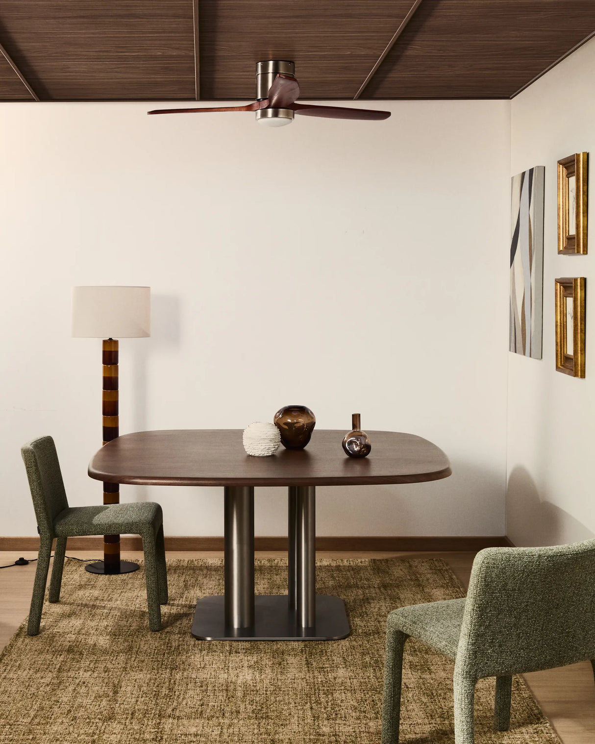 Tisch Melvar aus Nussbaumfurnier FSC 100 % und Beine mit gebürsteter Edelstahlbasis 121 x 121 cm von Kave Home – Produktbild 3