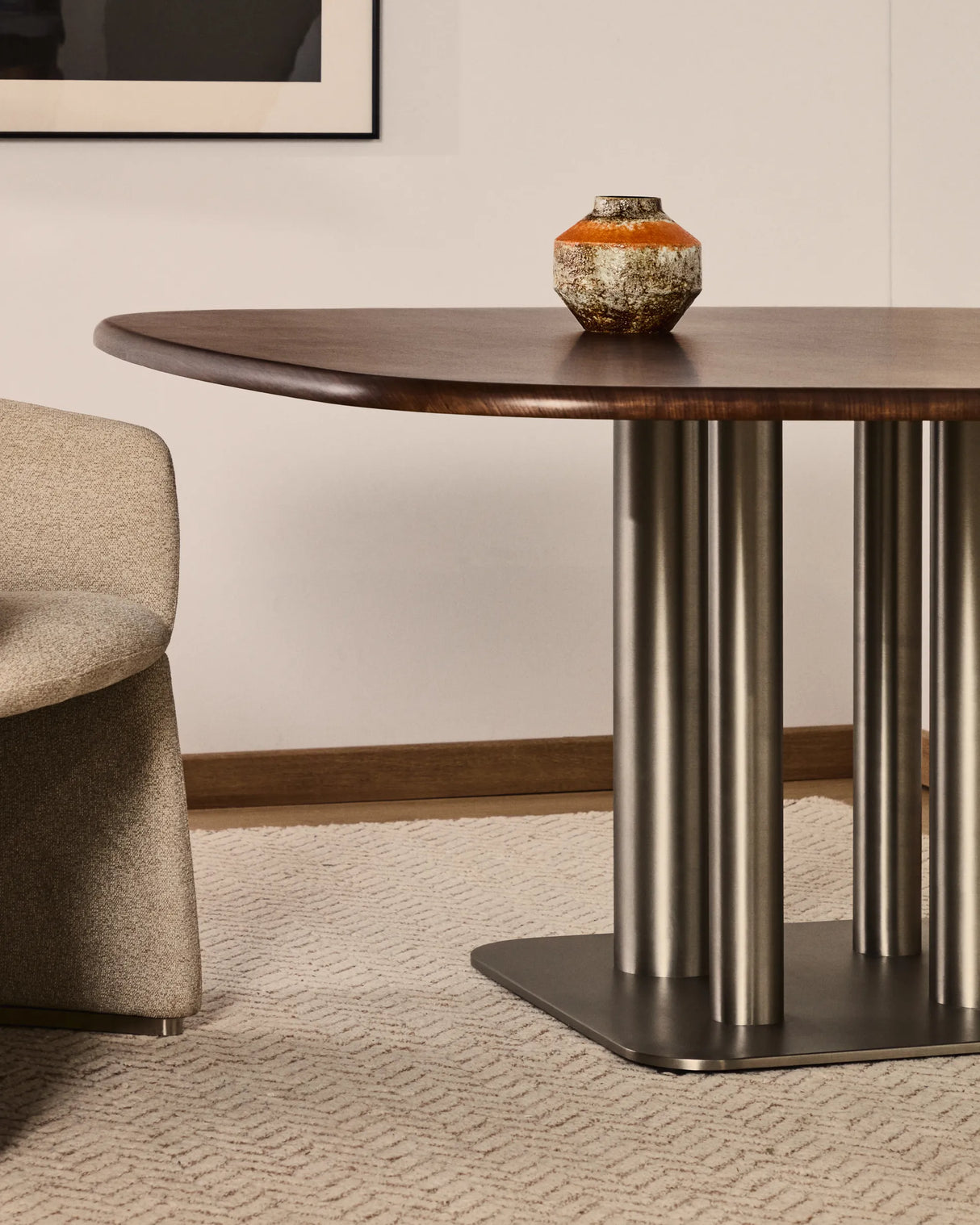 Tisch Melvar aus Nussbaumfurnier FSC 100 % und Beine mit gebürsteter Edelstahlbasis 150 x 150 cm von Kave Home – Produktbild 2