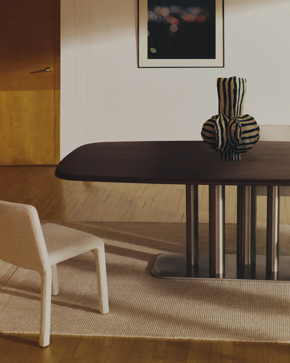 Tisch Melvar aus Nussbaumfurnier FSC 100 % und Beine mit gebürsteter Edelstahlbasis 180 x 100 cm von Kave Home – Produktbild 2