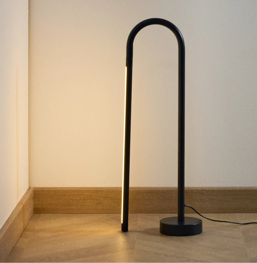 Tischlampe Bow aus schwarzem Aluminium von Kave Home – Bild 2