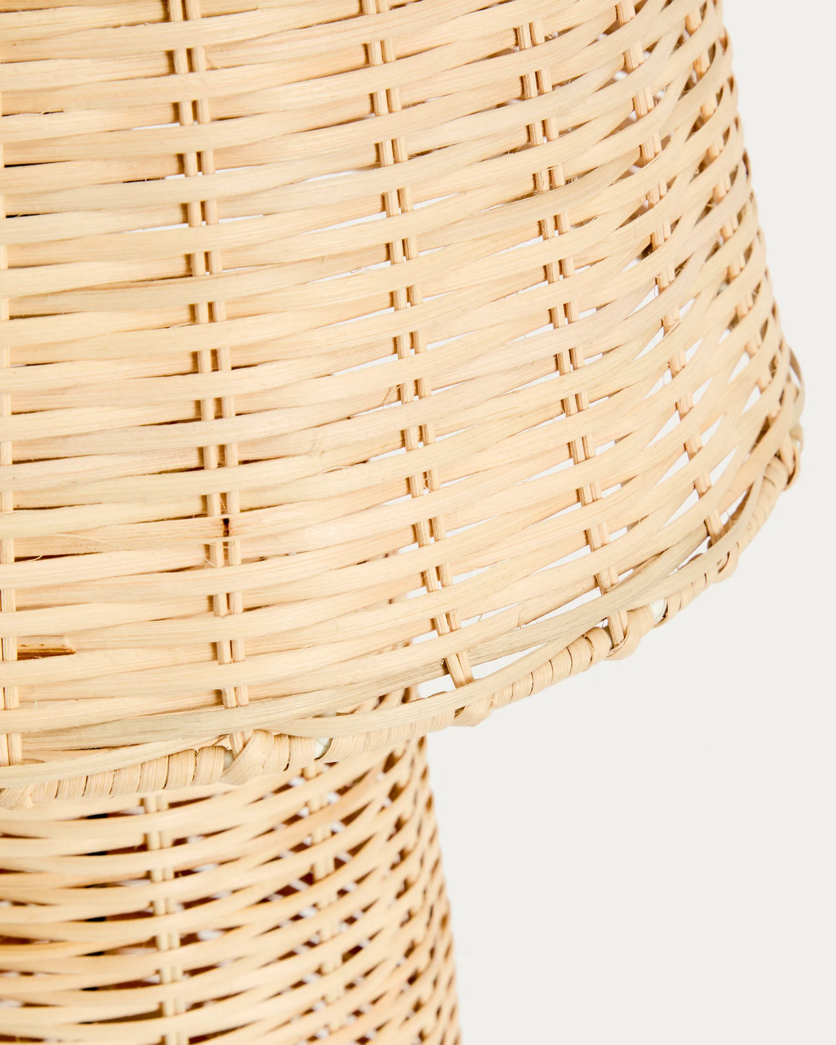 Tischlampe Neuda aus Rattan mit hellem Finish von Kave Home – Produktbild 5