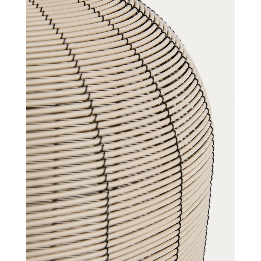 Tragbare LED-Tischlampe Saranella aus hellgrauem synthetischem Rattan von Kave Home – Bild 10