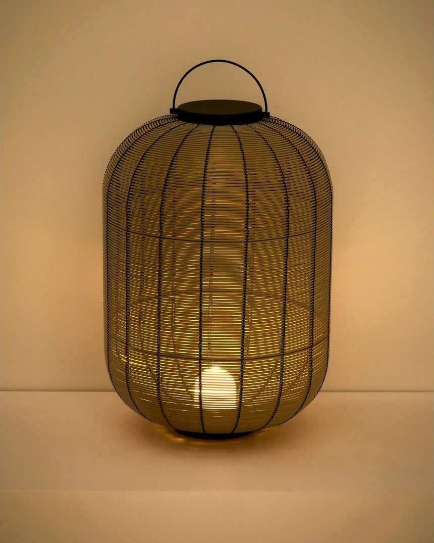 Tragbare LED-Tischlampe Saranella aus hellgrauem synthetischem Rattan von Kave Home – Bild 6