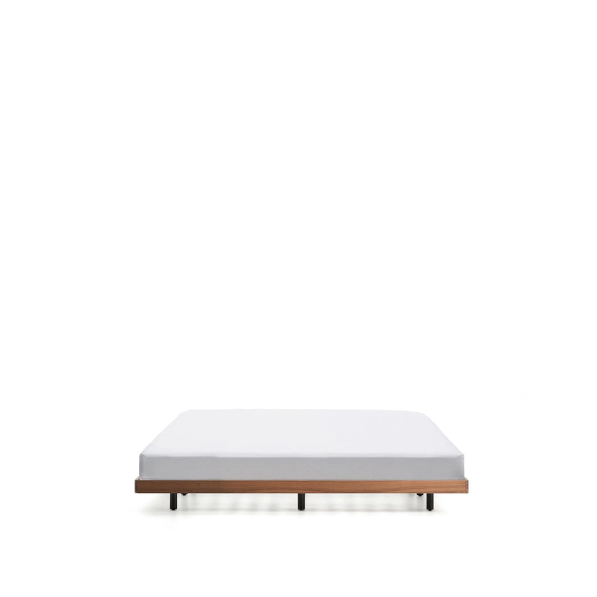 Unterbau Norlen aus Nussbaumfurnier mit dunklem Finish für Matratzen 160 x 200 cm FSC Mix Credit von Kave Home – Produktbild 5