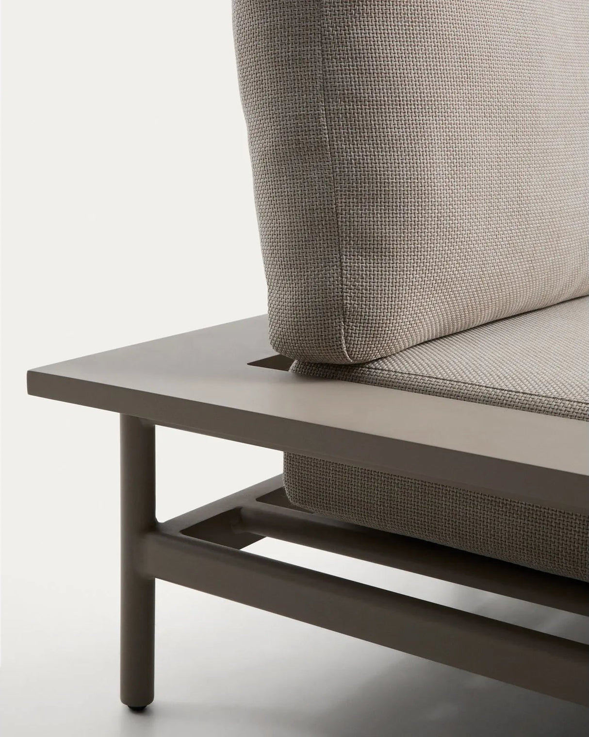 Vathi 3-Sitzer-Sofa aus Aluminium mit linker Chaiselongue in Taupe 250 x 159 cm von Kave Home – Bild 8