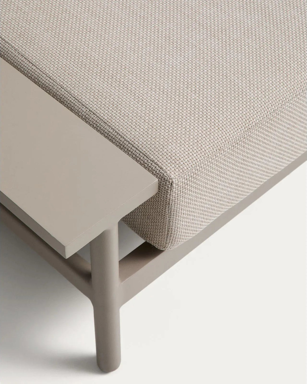 Vathi 3-Sitzer-Sofa aus Aluminium mit linker Chaiselongue in Taupe 250 x 159 cm von Kave Home – Bild 9