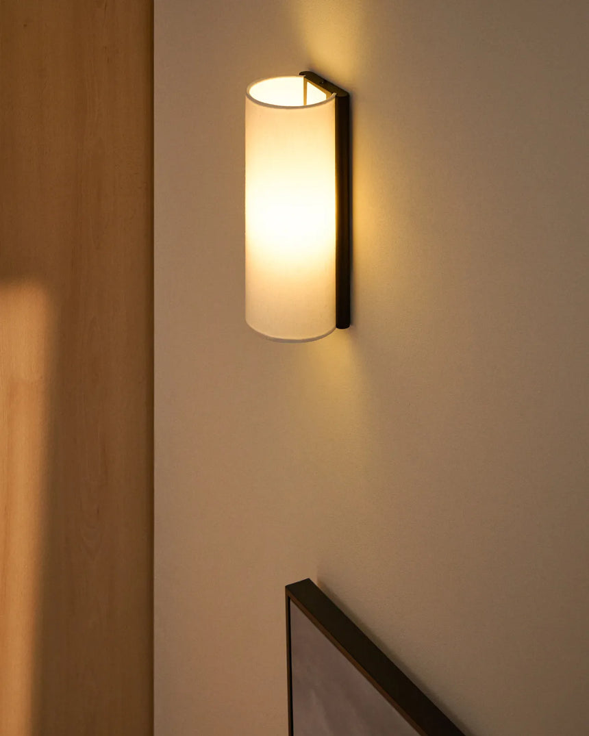 Wandleuchte Umbran aus dunkelbraunem Kautschukholz und Leinen in Beige von Kave Home – Bild 2