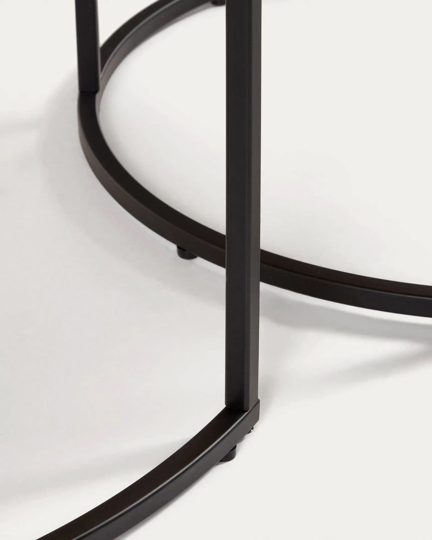 Yoana Set 2 Satzbeistelltische Nussholzfurnier und Metall schwarz lackiert Ø 80 cm/Ø 50 cm von Kave Home – Produktbild 2