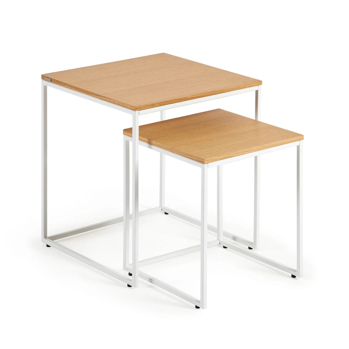 Yoana Set aus 2 Satzbeistelltischen aus Eichenfurnier und weißem Metallgestell von Kave Home – Produktbild 5