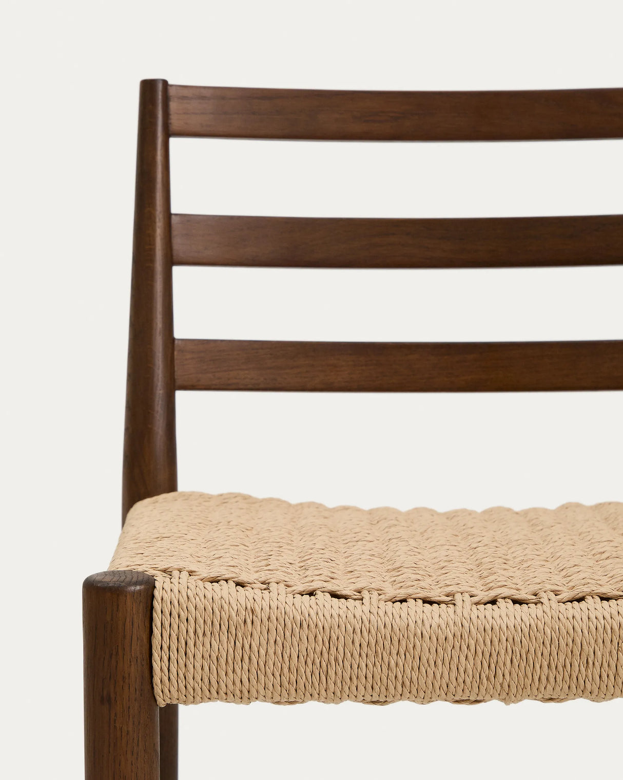 Analy Barhocker mit Rückenlehne aus massivem Eichenholz mit Nussbaum-Finish und Sitzfläche aus Seil, 65 cm, FSC 100% – Bild 7