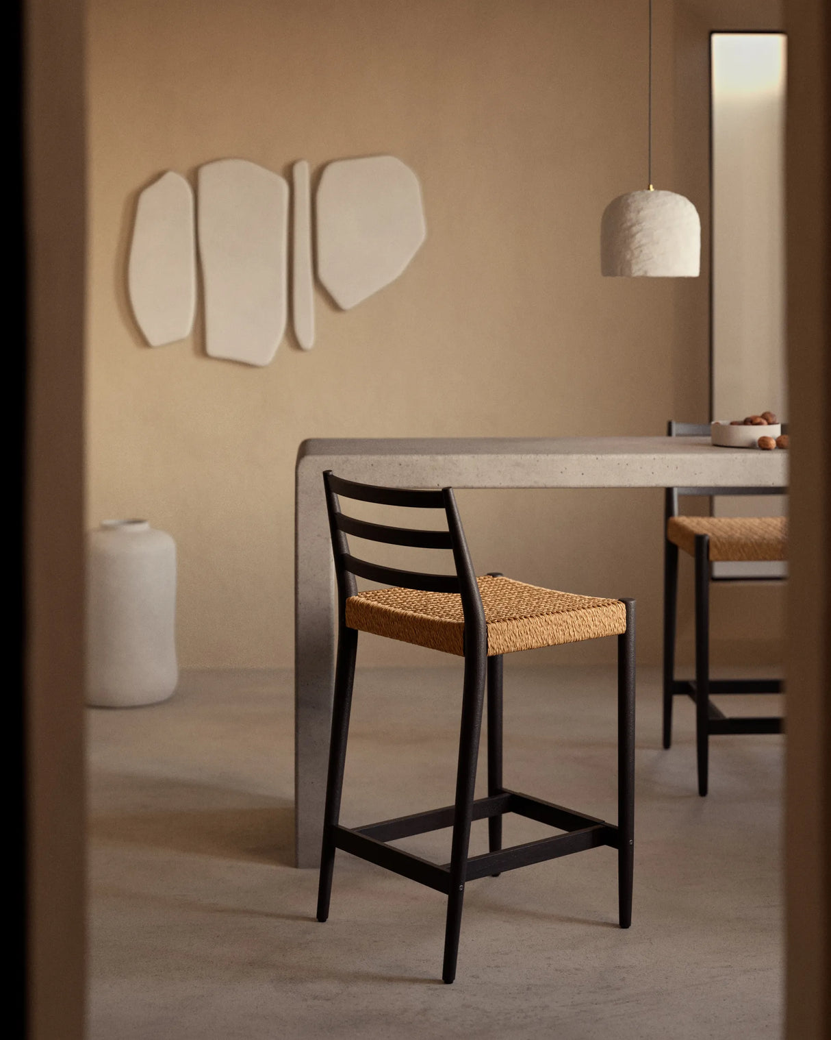 Analy Barhocker Rückenlehne massives Eichenholz mit schwarzem Finishund Seilsitzfläche 70 cm FSC 100% – Bild 6