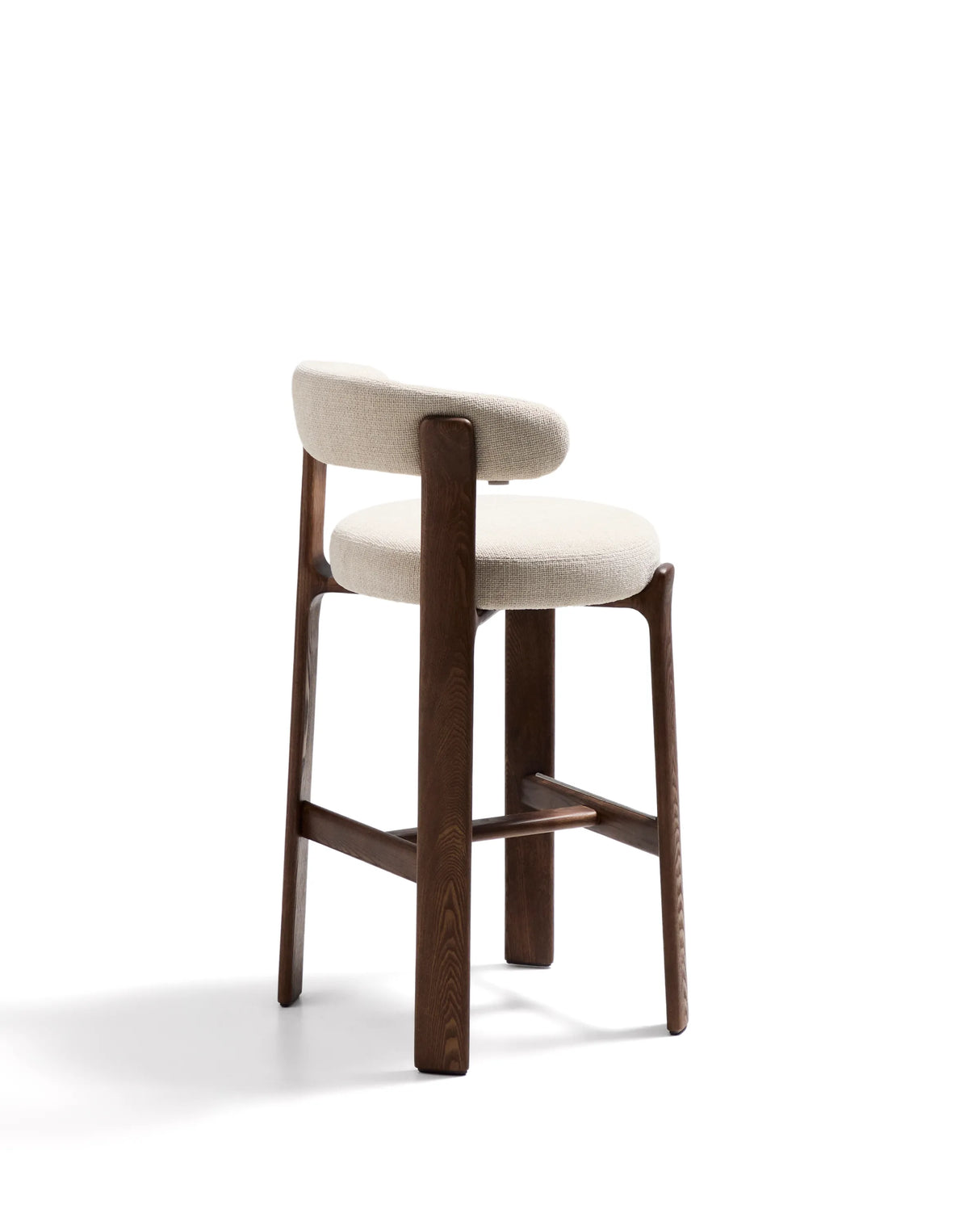 Hocker Granite aus beigefarbener Chenille und massivem Eschenholz mit walnussholzfarbenem Finish, FSC 100%, 75 cm – Bild 6