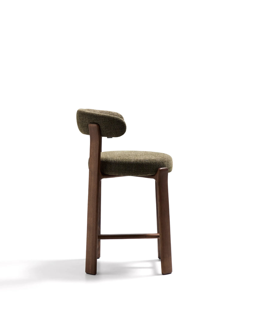 Hocker Granite aus grüner Chenille und massivem Eschenholz mit walnussholzfarbenem Finish, FSC 100%, 65 cm – Bild 5