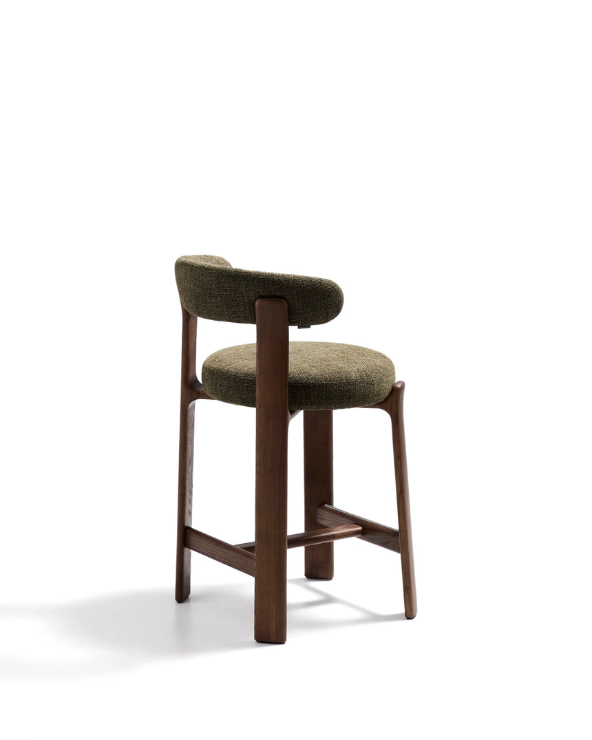 Hocker Granite aus grüner Chenille und massivem Eschenholz mit walnussholzfarbenem Finish, FSC 100%, 65 cm – Bild 6