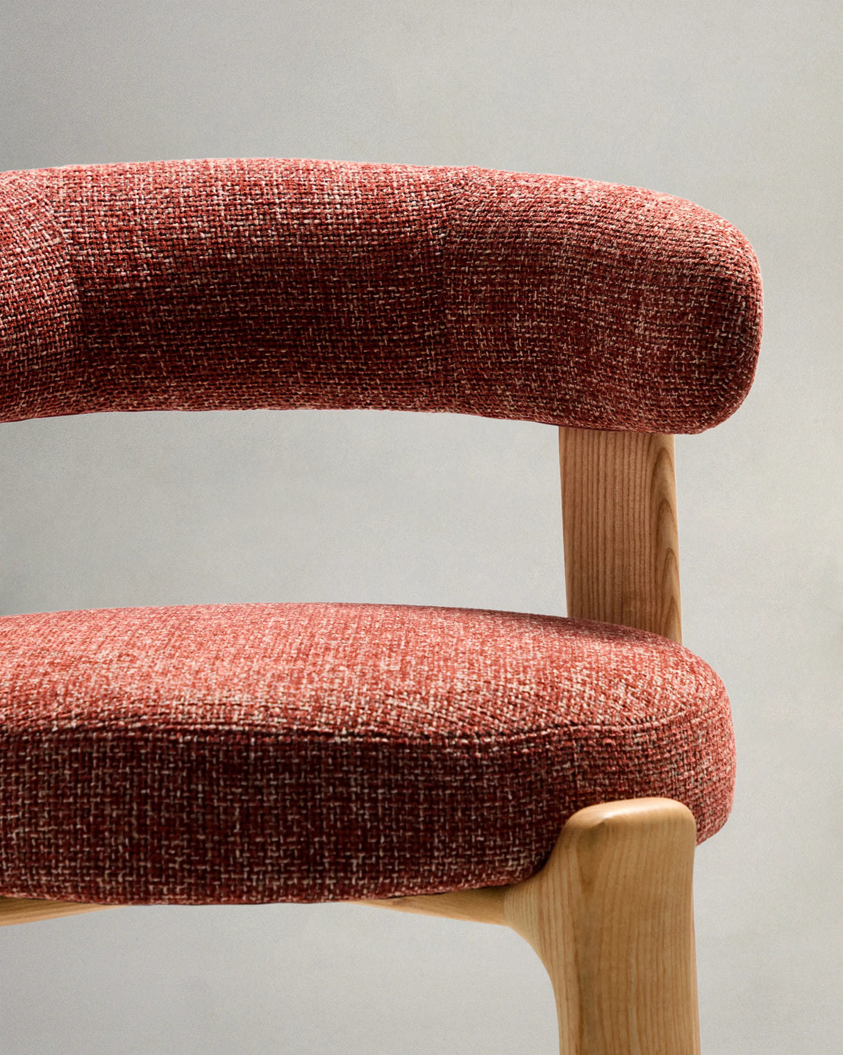 Hocker Granite aus terrakottafarbener Chenille und massivem Eschenholz mit naturfarbenem Finish, FSC 100%, 75 cm – Bild 8