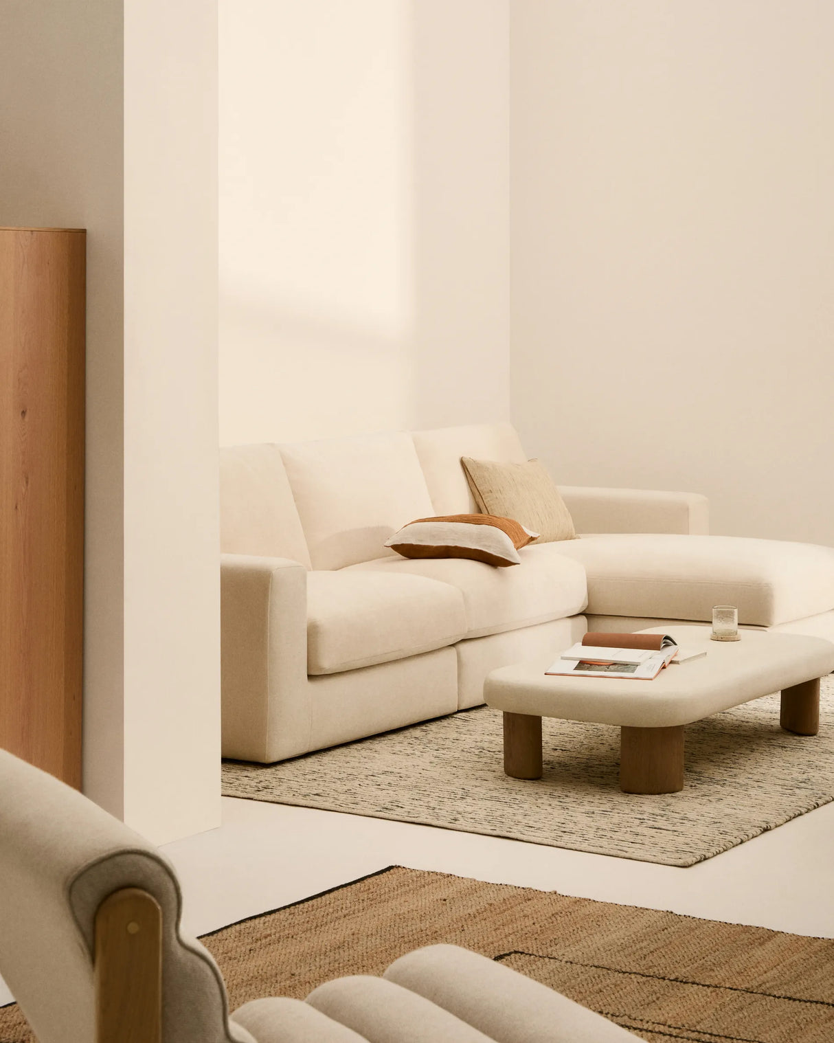 Modulares Sofa Alea für 4 Personen mit abnehmbarem Bezug aus Chenille mit Chaiselongue in Ecru, 310 cm – Bild 2