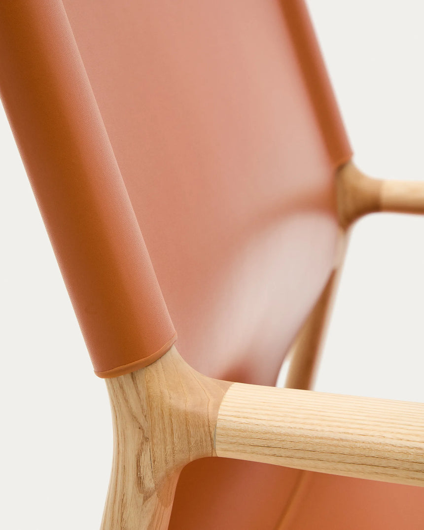 Sessel Jan aus recycelten Lederfasern in Hellbraun und massivem Eschenholz FSC 100 % mit Finish in natürlichem Farbton – Bild 16