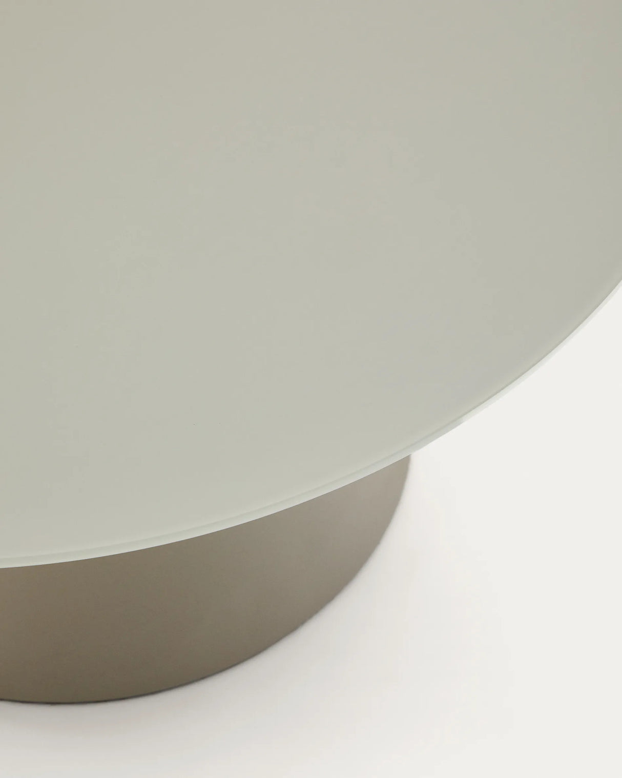 Wilshire Couchtisch aus gehärtetem Glas und Metall matt grau lackiert Ø 80 cm – Bild 1