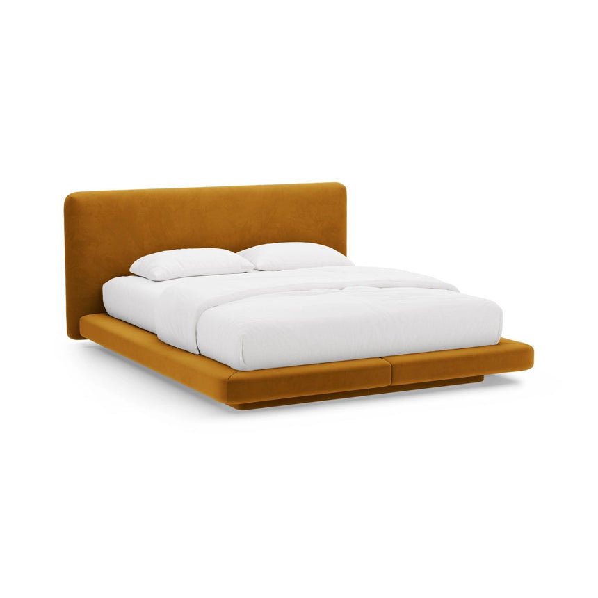 Linea Bett mit Kopfteil aus Samt in Senf (Magic Velvet 2288), 200x200 cm von Micadoni – Bild 1