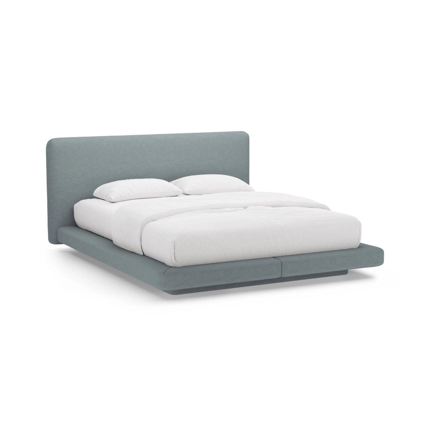 Linea Bett mit Kopfteil aus Strukturierter Stoff in Hellblau (Moly 74), 200x200 cm von Micadoni – Bild 1