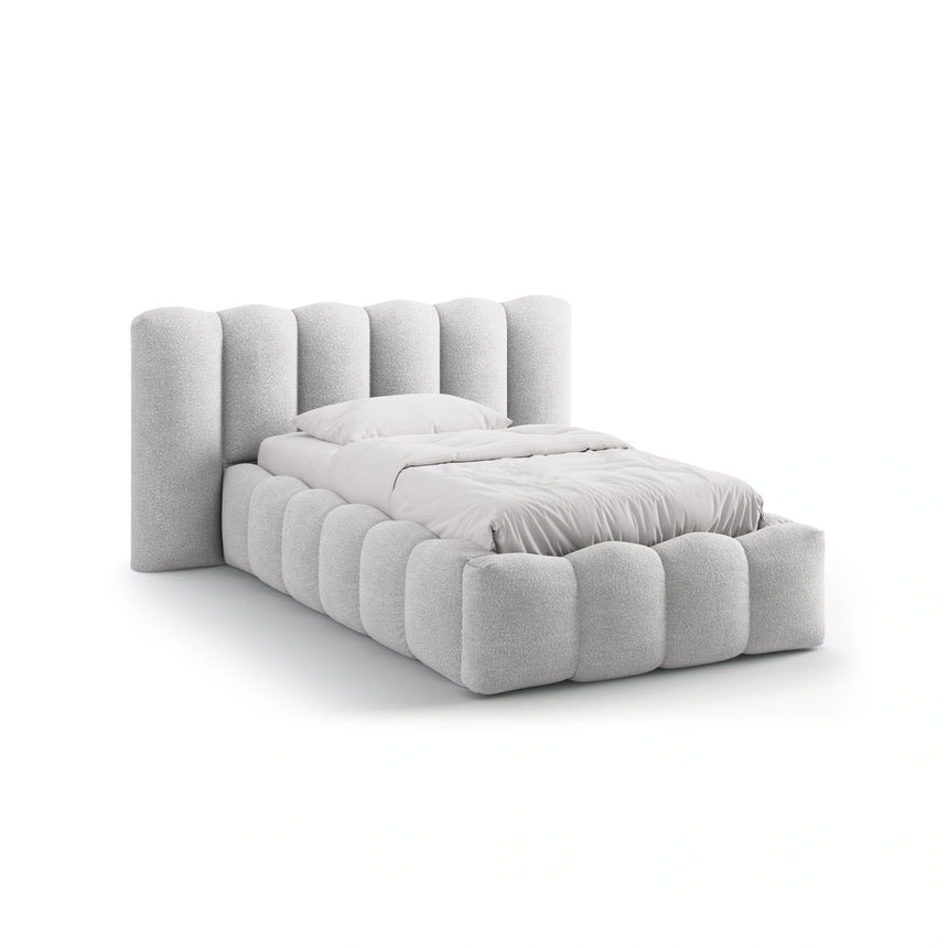 Lupine Bett mit Kopfteil und Stauraum aus Boucle in Hellgrau (Baloo 2085), 90x200 cm von Micadoni – Bild 1