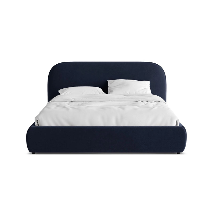 Murada Bett mit Kopfteil aus Samt in Königsblau (Salvador 5), 180x200 cm von Micadoni – Bild 1