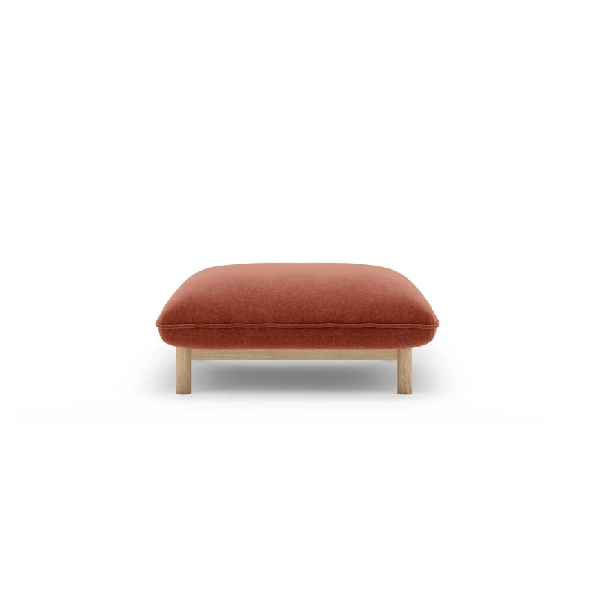 Ada Pouf aus Strukturierter Stoff (Wind 52) in Kastanienbraun, 80x65 cm – Bild 1