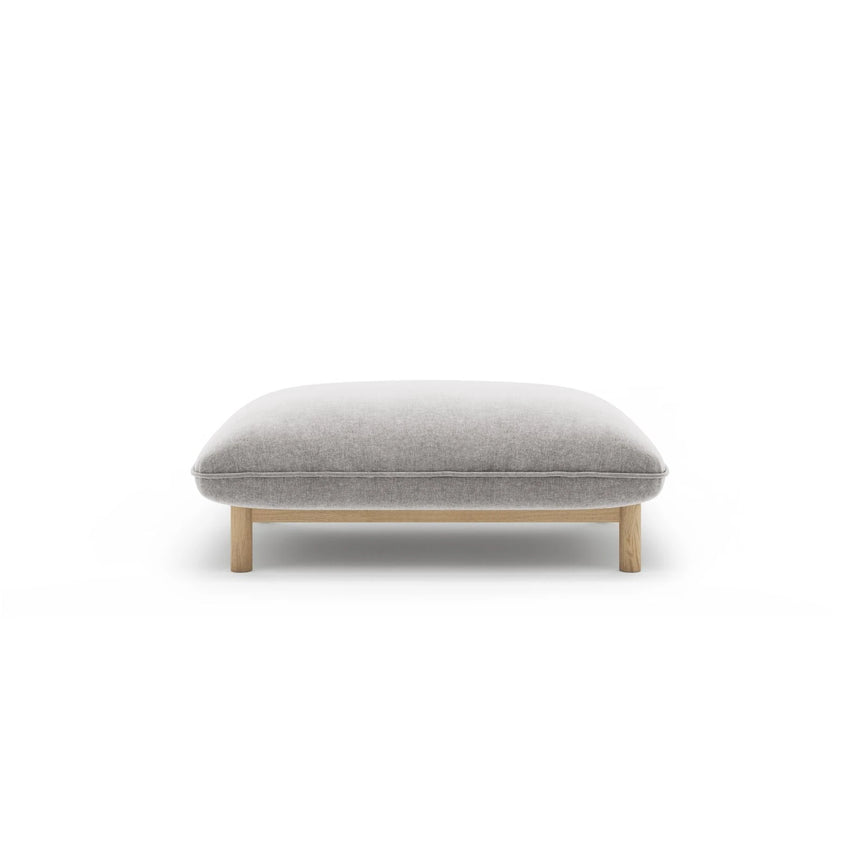 Ada Pouf aus Strukturierter Stoff (Wind 84) in Hellgrau, 95x65 cm – Bild 1
