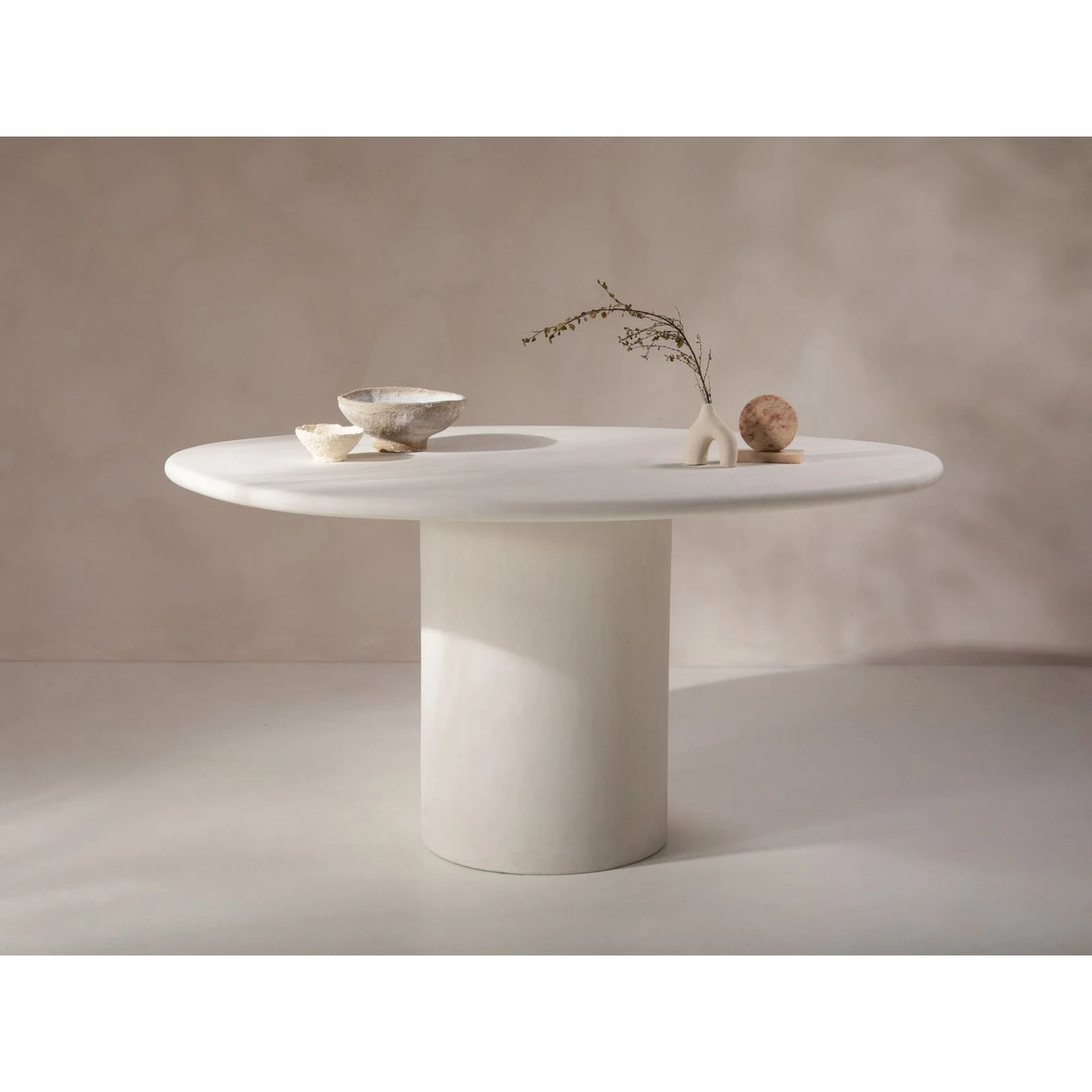 Daria Esstisch aus Beton, 150x120x75 cm – Bild 8