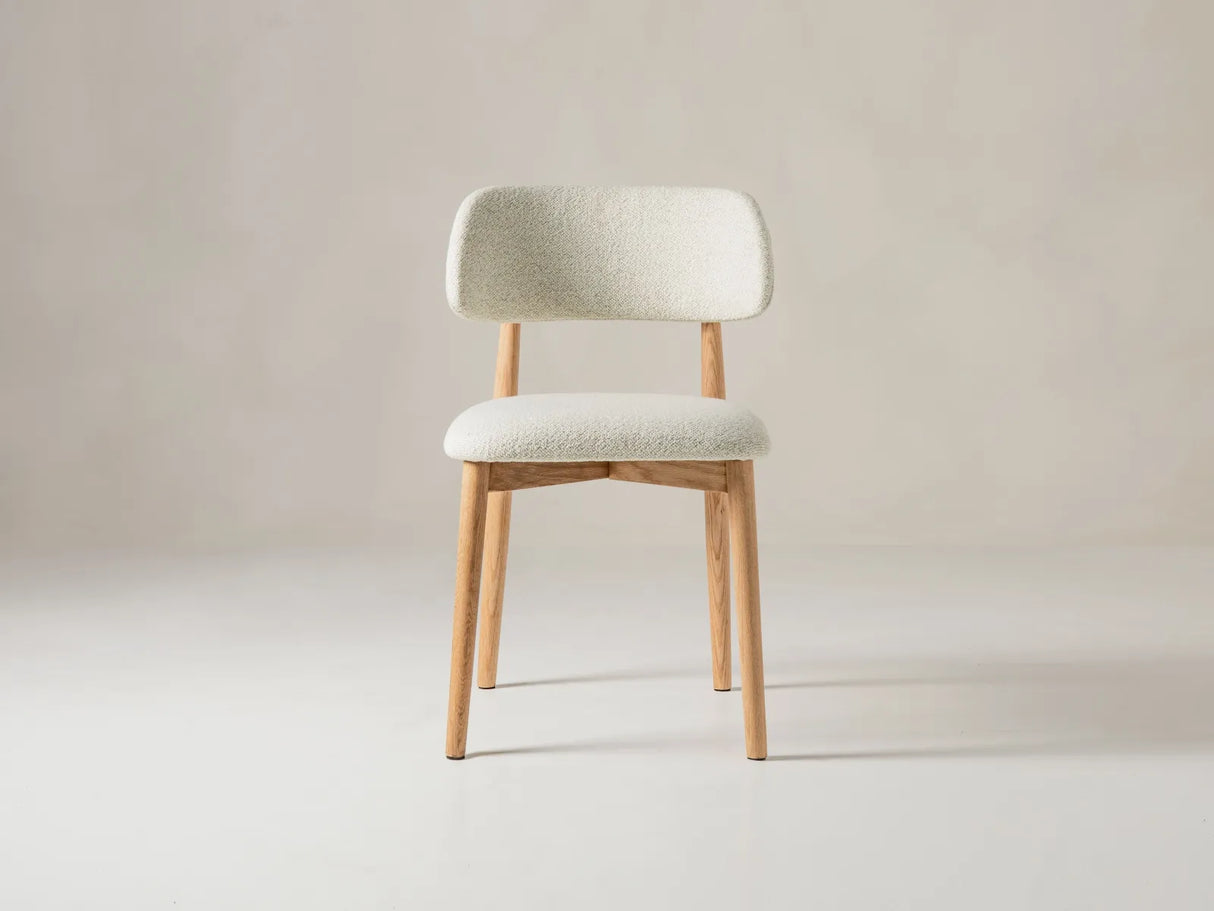 Essstuhl Efiie gepolstert mit Boucle oder Strukturstoff, 48x51 cm – Bild 3