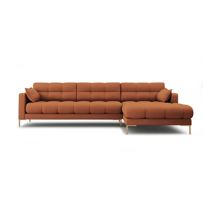 Mamaia 4-Sitzer Ecksofa, Rechte Seite, Beine Goldmetall, mit Bezug aus Strukturierter Stoff (Nev52) in Ziegel, 293x185 cm – Bild 1